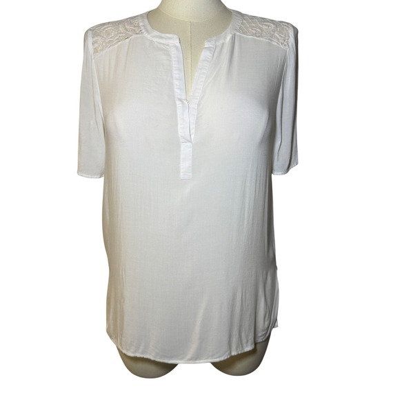 Chico's Tops - Chicos White Lace Trim Split Neck Tunic Top Women Size 1‎